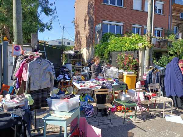Photo vide-greniers 2023 .jpg