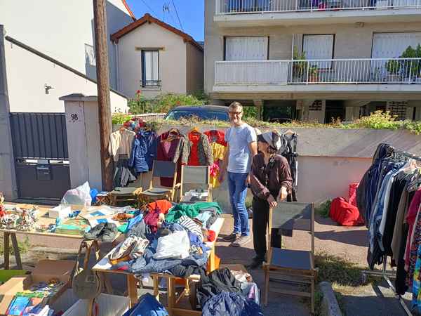 Photo vide-greniers 2023 .jpg