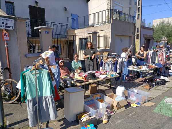 Photo vide-greniers 2023.jpg